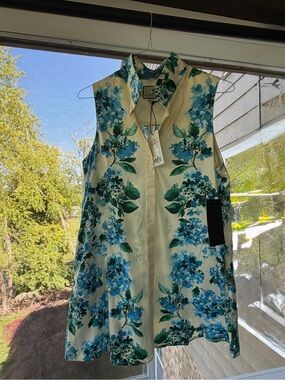 BNWT Tuckernuck Charlie dress - Water's Edge Hydrangea print. A favorite style!